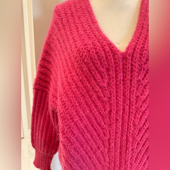 Cuyana Pink Sweater - Picture 5 of 8